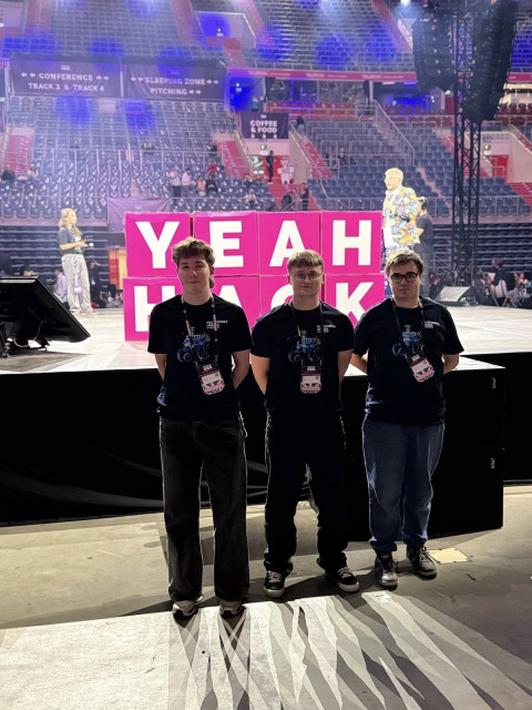 Reprezentaci Koła w kategorii gamedev na HackYeah 2025 