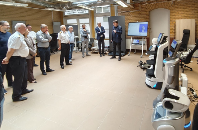Posiedzenie Rady Konsultacyjnej WIiT PM lipiec 2026. Laboratorium robotów humanoidalnych 