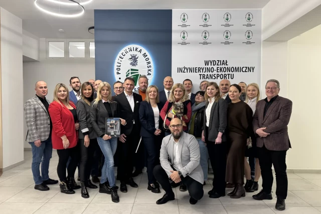 Członkowie i członkinie Rady Rozwoju WIET  - zdjęcie grupowe