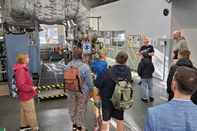 Zwiedzajacy w LSO podczas Europejskiej Nocy Muzeów 2026