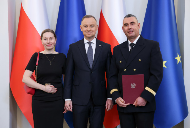 Leszek Chybowski wraz z małżonką oraz Prezydentem RP po odebraniu nominacji