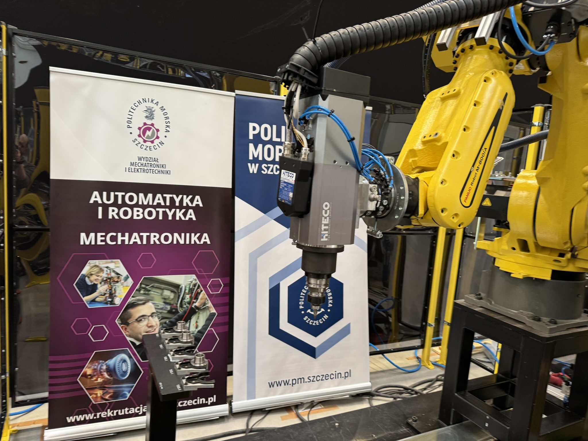 Zrobotyzowane stanowisko do obróbki hybrydowej addytywno-ubytkowej.