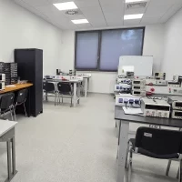 Wyposażenie Laboratorium Elektroniki i Sensoryki (1) WMiE PM 2026