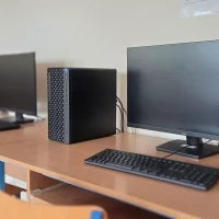 Wyposażenie Laboratorium Komputerowego w Budynku nr 1 (2) WMiE PM 2026