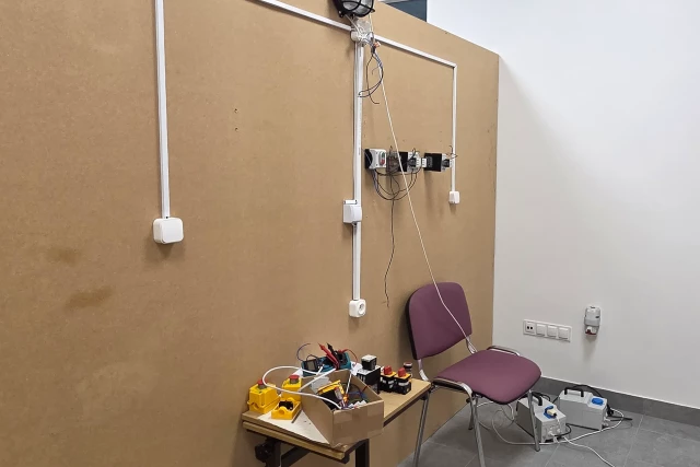 Wyposażenie Laboratorium Aparatów Elektrycznych (2) WMiE PM 2026