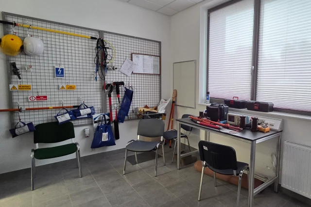 Wyposażenie Laboratorium Aparatów Wysokich Napięć WMiE PM 2026