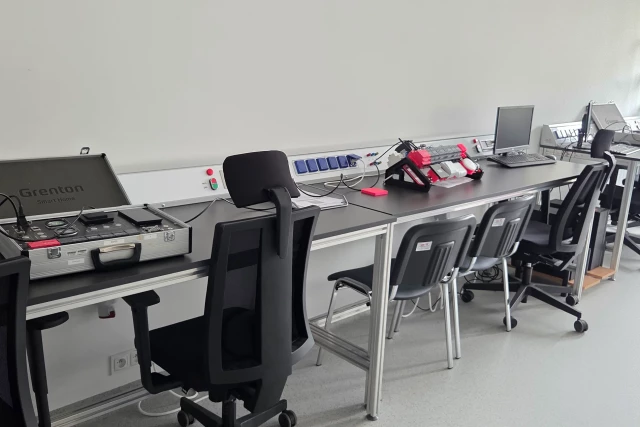 Wyposażenie Laboratorium Budynków Inteligentnych (2) WMiE PM 2026