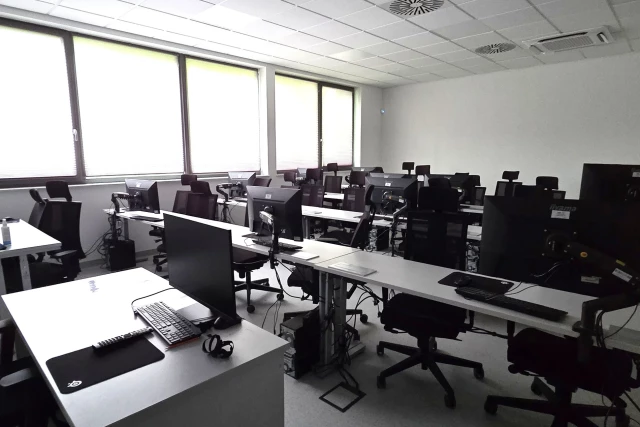 Wyposażenie Laboratorium Cyfrowych Technologii (2) WMiE PM 2026