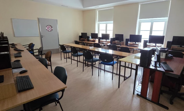 Wyposażenie Laboratorium Inżynierii Komputerowej w Elektrotechnice WMiE PM 2026