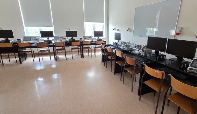 Wyposażenie Laboratorium Programowania Układów Automatyki (1) WMiE PM 2026