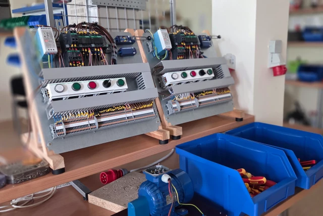 Wyposażenie Wyposażenie Laboratorium Technologii Montażu Aparatów Elektrycznych (2) WMiE PM 2026