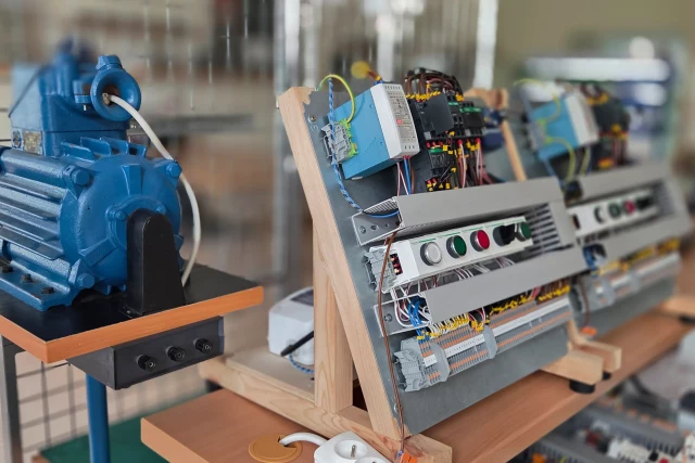 Wyposażenie Wyposażenie Laboratorium Technologii Montażu Aparatów Elektrycznych (3) WMiE PM 2026