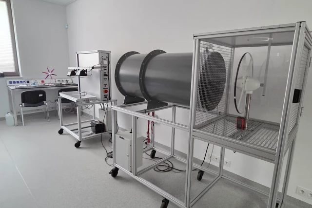 Wyposażenie Laboratorium Układów Odnawialnych Energii (2) WMiE PM 2026