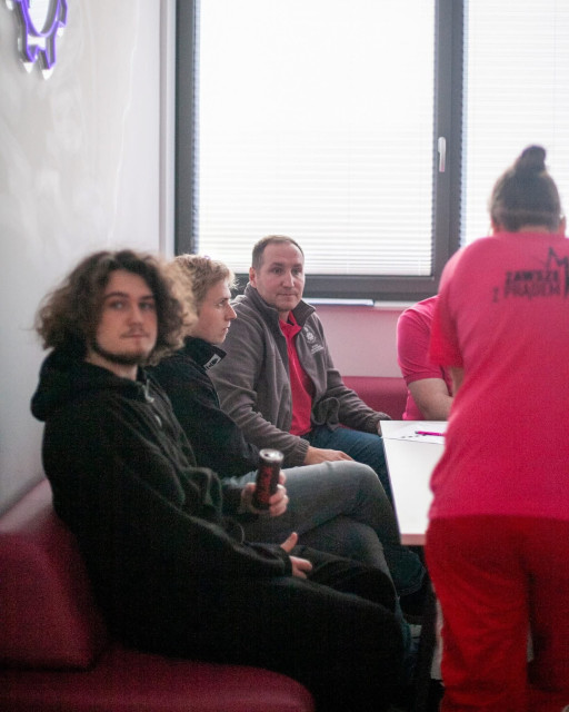 Studenci i pracownicy WM i WMiE PM podczas obchodów Międzynarodowego Dnia Studentów 