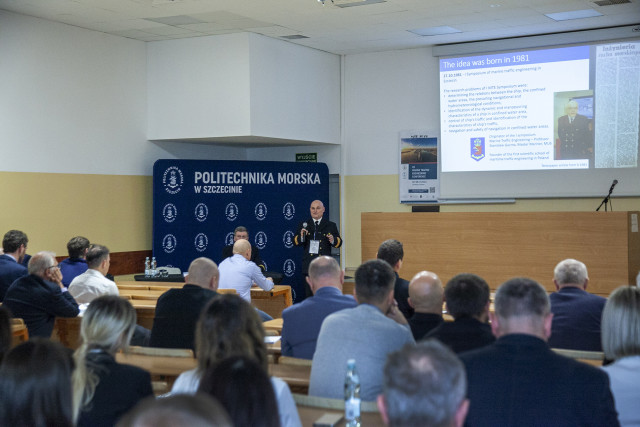 Dean of Faculty of Navigation - Paweł Zalewski, PhD, DSc., Chief officer, MUS Pofessor addressing the audience at the conference