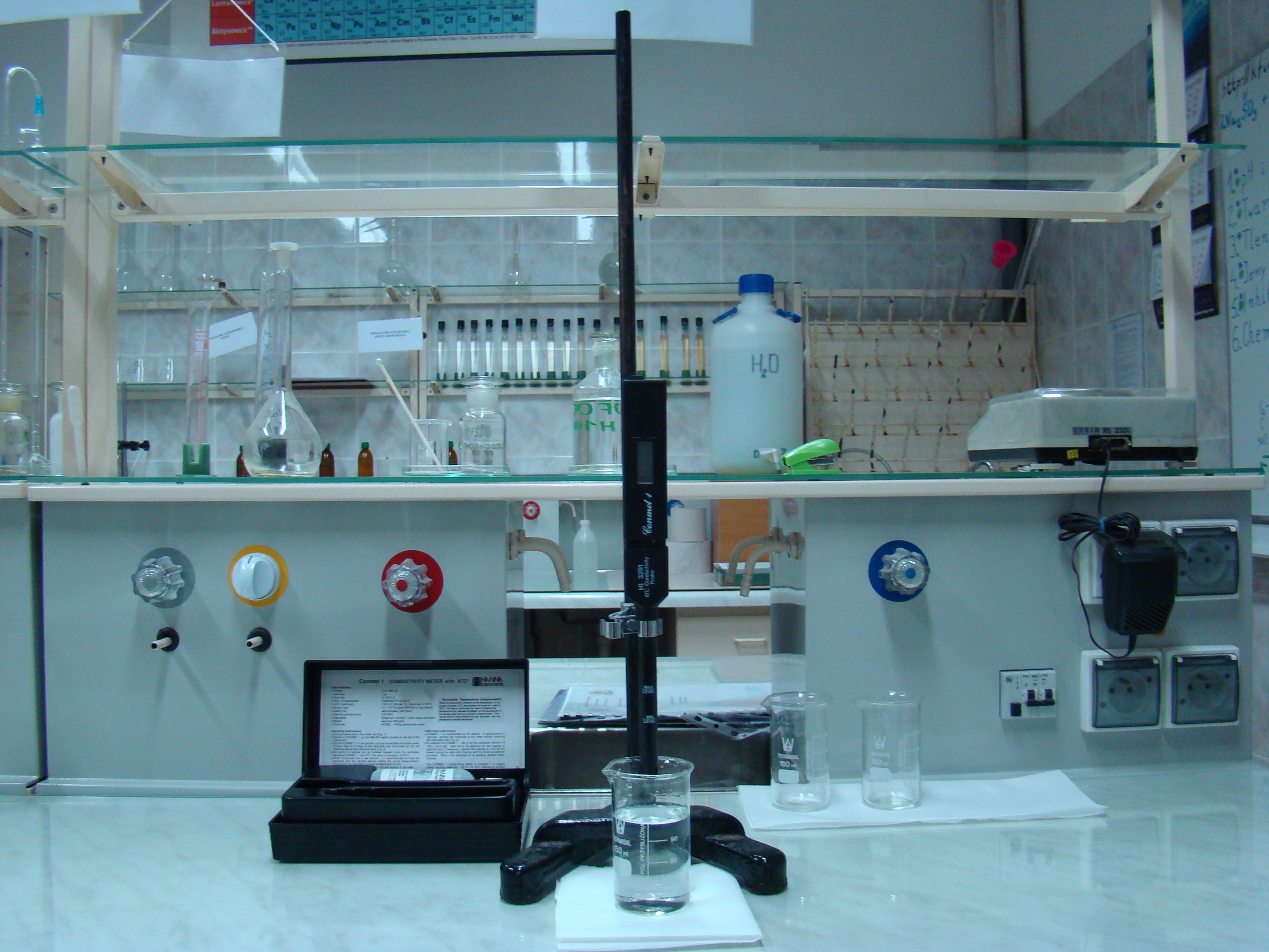 Stanowisko laboratoryjne do oznaczania przewodnictwa właściwego konduktometrem cyfrowym