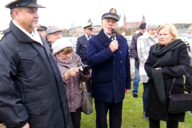 Uroczyste odsłonięcie pamiątkowej tablicy na Skwerze Kapitanów