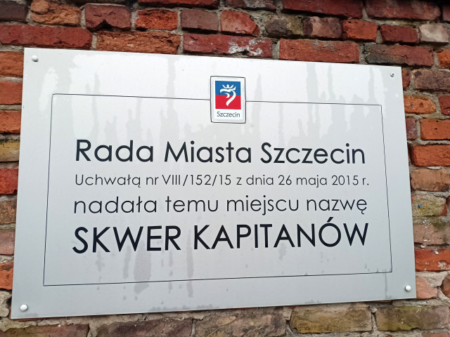 Tablica Skweru Kapitanów w Szczecinie