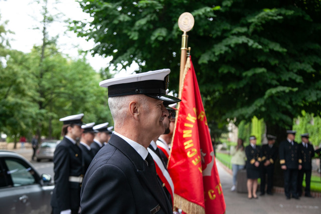 Dowódca Kompanii Honorowej PM st. chor. szt. rez. Andrzej Krysiak