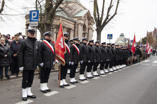 Kompania Honorowa Politechniki Morskiej podczas uroczystości z okazji Święta Niepodległości na Wałach Chrobrego