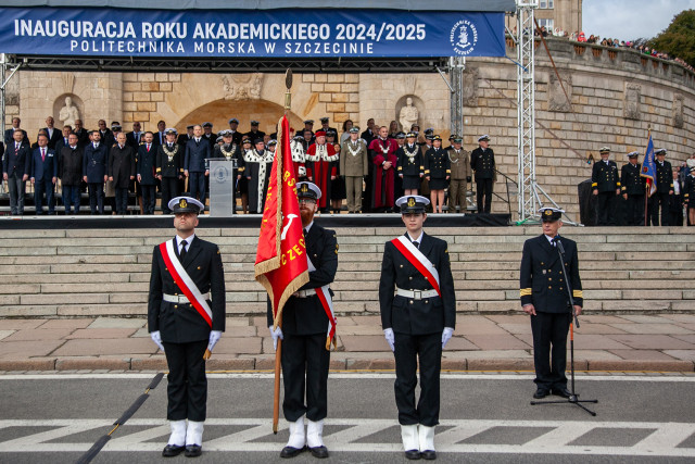 Poczet Sztandarowy KH PM  podczas inauguracji roku akademickiego 2024/25 na Politechnice Morskiej w Szczecinie