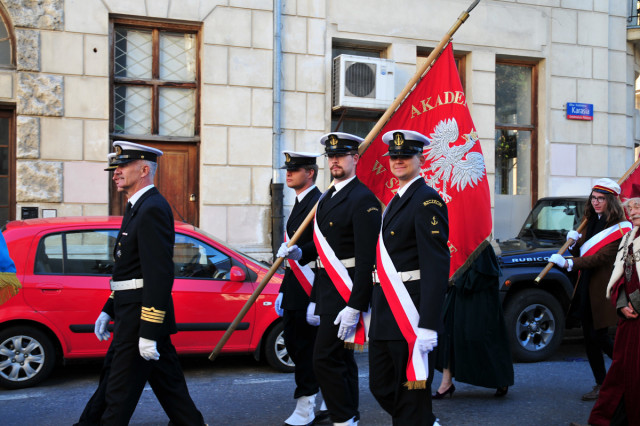 Kompania Honorowa  Akademii Morskiej na ogólnopolskiej inauguracji roku akademickiego