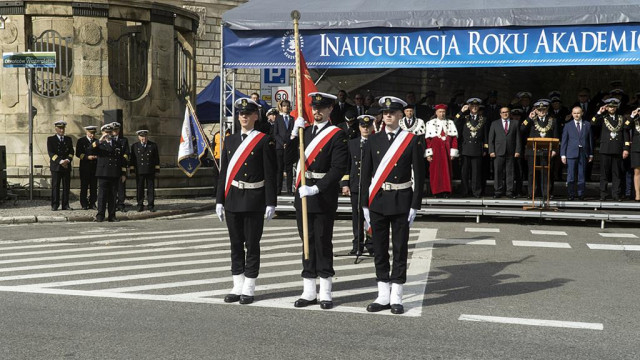 Kompania Honorowa AM w Szczecinie podczas inauguracji roku akademickiego 2019/2020