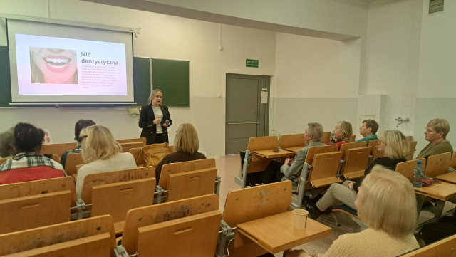 Słuchacze MUTW podczas wykładu