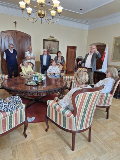 Prezydent Miasta Szczecin Piotr Krzystek goszczący słuchaczy MUTW w siedzibie Urzędu Miasta