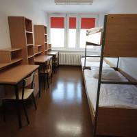 3-person student room 