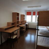 3-person student room 