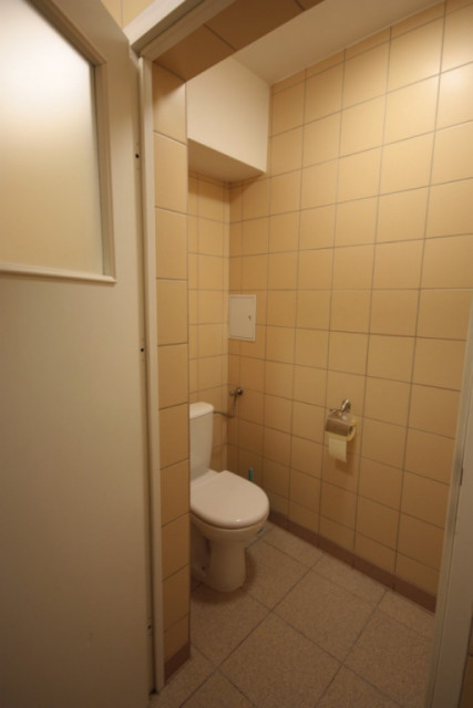 Bathroom and toilet in a student residence unit 