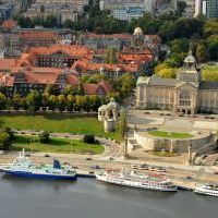 m/s Nawigator XXI, statek badawczo-szkolny Politechniki Morskiej w Szczecinie z Walami Chrobrego, widok z góry