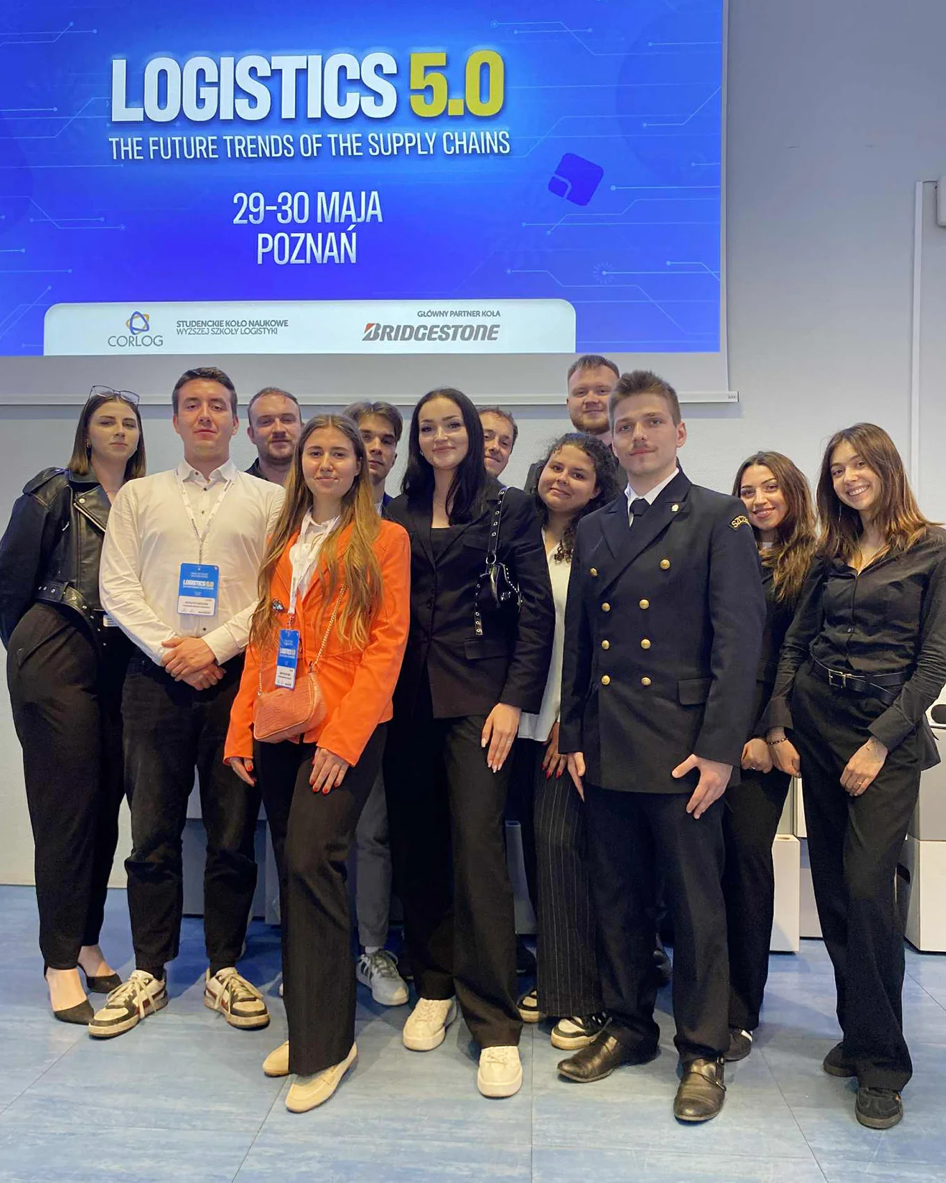 Członkowie Koła Naukowego Logistyki i Transportu PM - zdjęcie grupowe