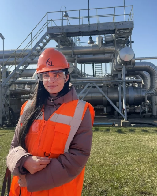 Sonia Rudzińska  podczas wizyty w terminalu KN Energies