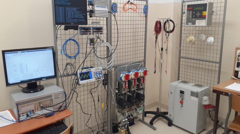 Laboratory test bench for 5-level inverter programming and testing 