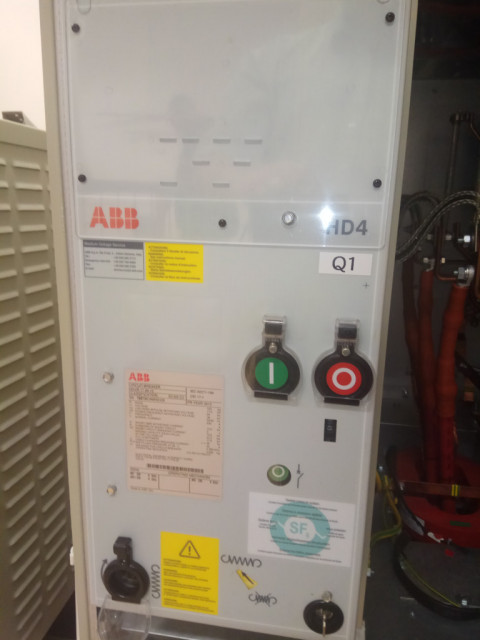 Medium voltage SF6 gas insulated circuit-breaker