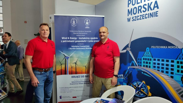 Przedstawiciele Wydziału Mechanicznego promują kierunek IPiMEW na stoisku targowym